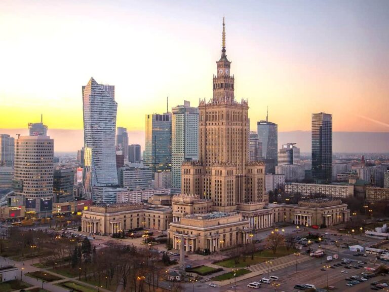 warsaw-must-see-palace-of-culture
