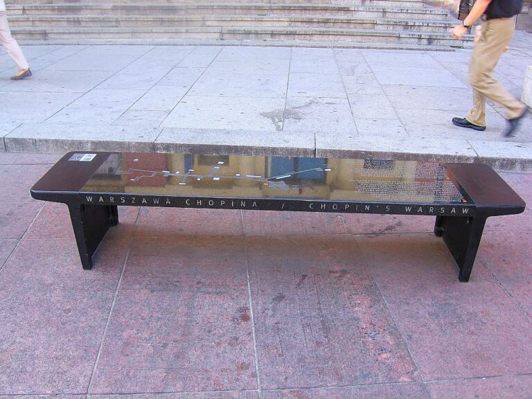 marble-bench-with-chopin-inscriptions