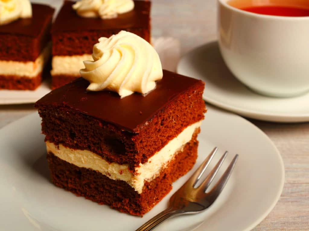 wuzetka-cake-suggestion-for-a-serving