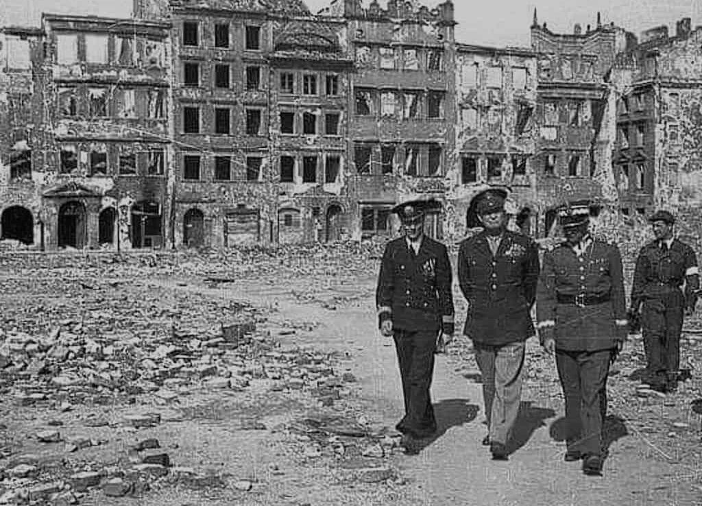 soldiers-walking-at-the-ruined-old-town