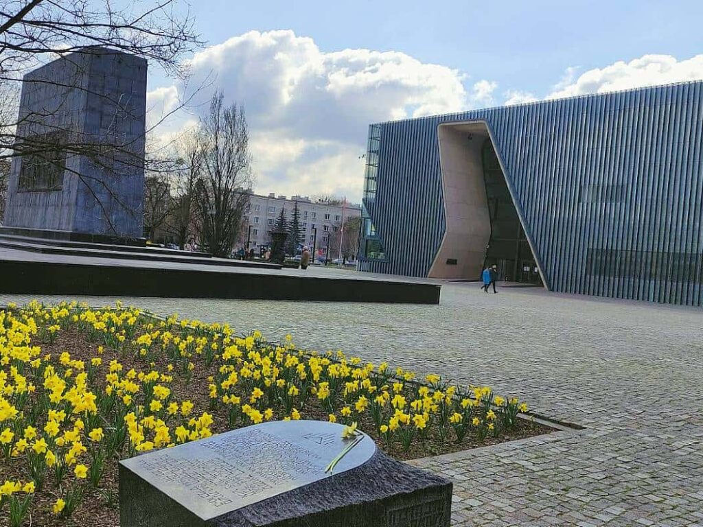 building of museum polin