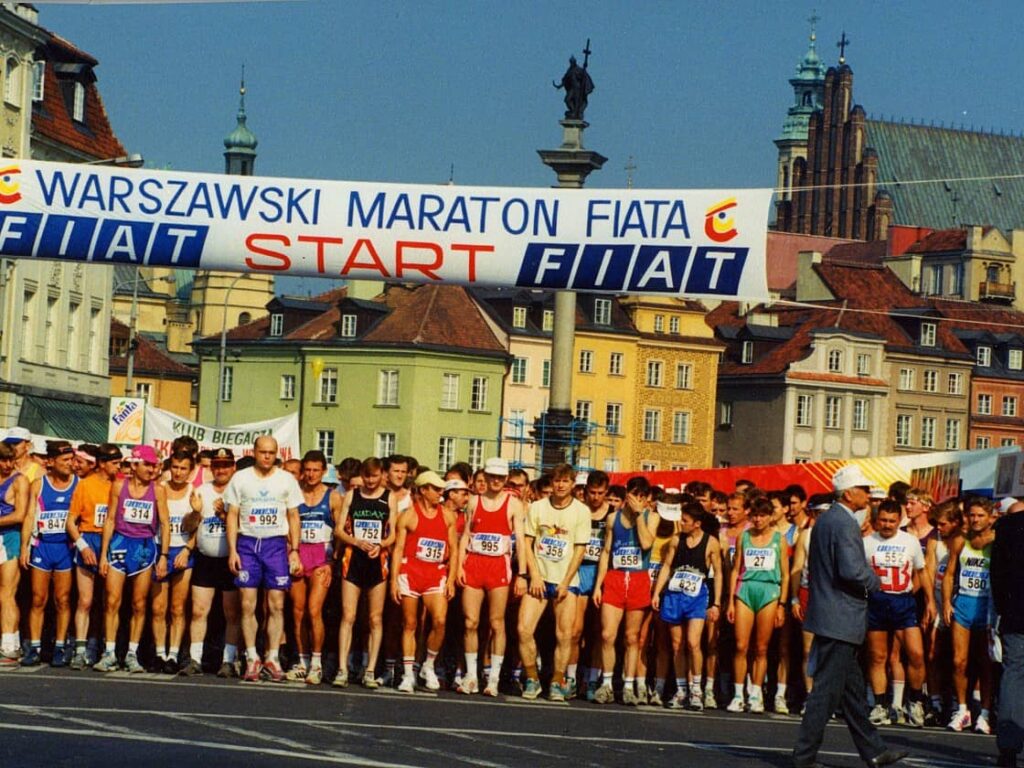 people-at-the-start-of-marathon